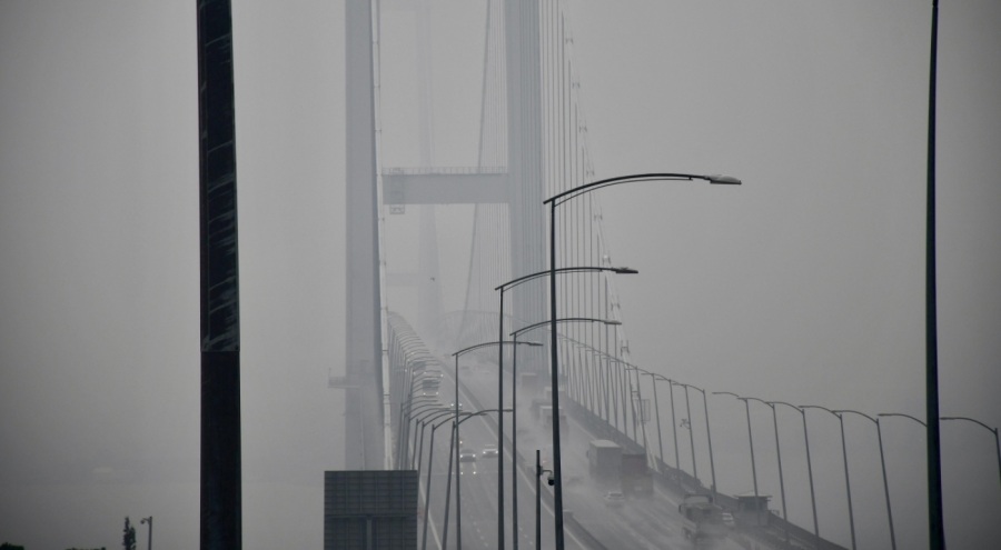 Yoğun sis bastırdı, Osmangazi Köprüsü adeta görünmez oldu