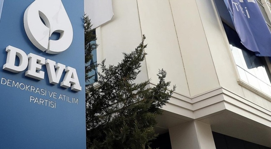 DEVA Partisi'nin kurucularından İbrahim Alper Akalın istifa etti
