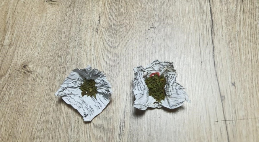 Kapaklı'da metruk binada uyuşturucuyla yakalandılar