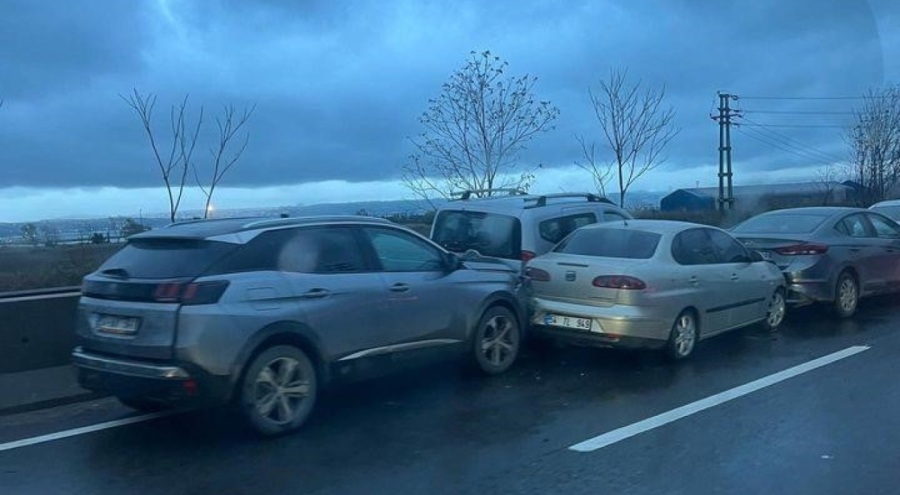 6 araçlı feci zincirleme kaza!