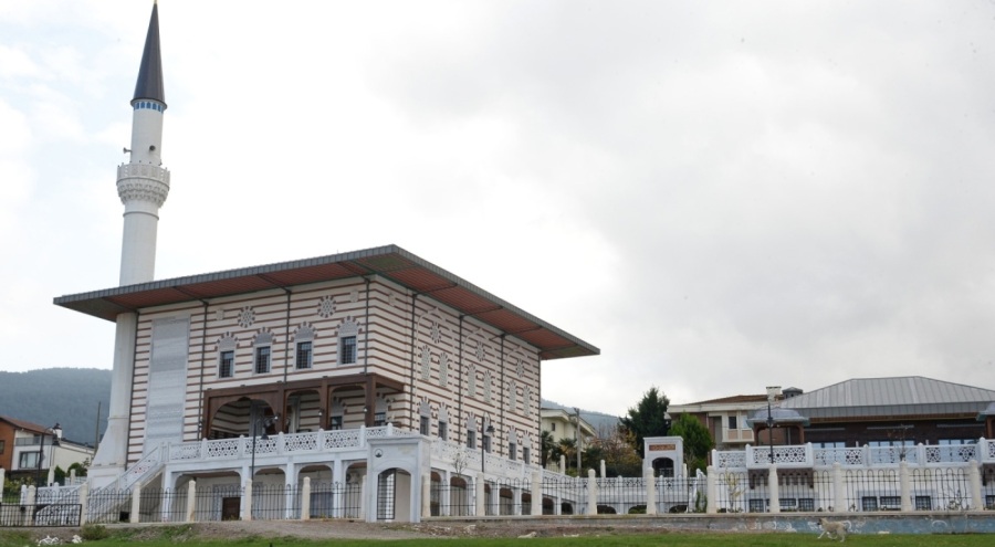 Bursa'da Hüdavendigâr Osmangazi Camii ibadete açıldı