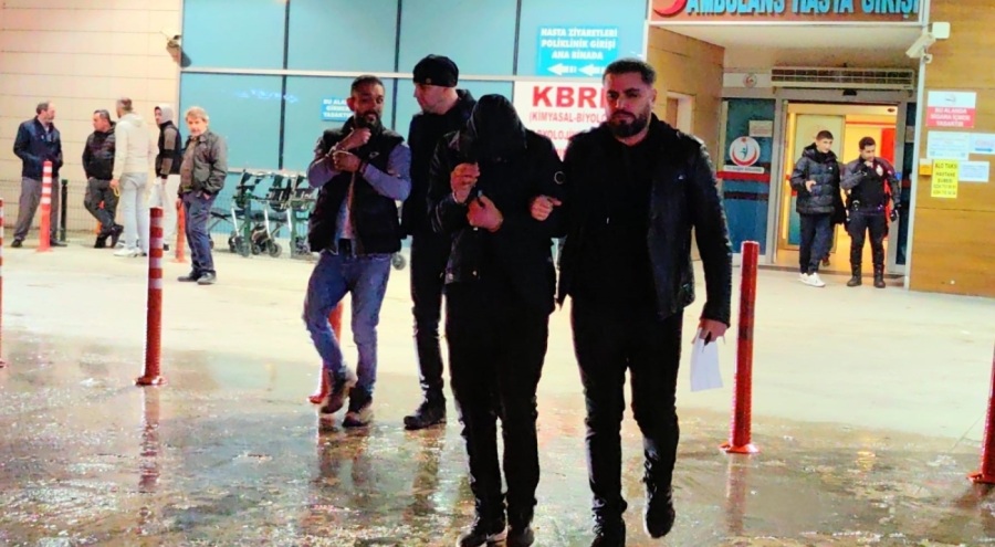 Bursa'da park halindeki aracı soyan hırsızlar yakalandı