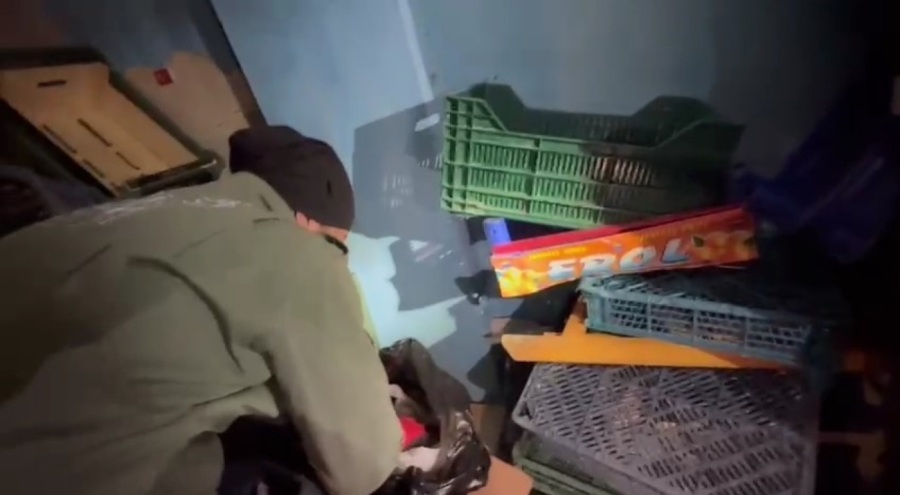 Meyve kasalarından yüksek miktarda esrar çıktı