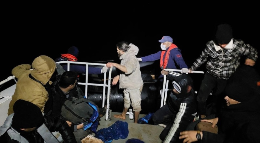 20 düzensiz göçmen kurtarıldı