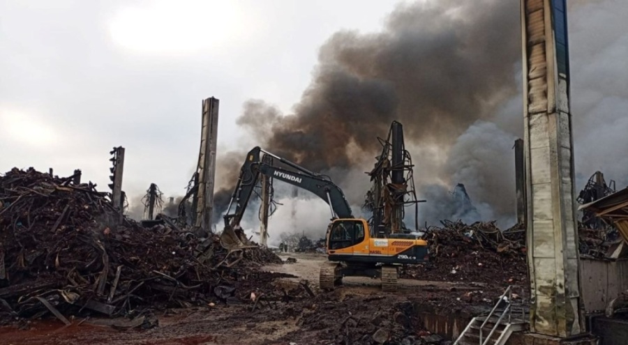 Gebze'deki lojistik deposunda yangın