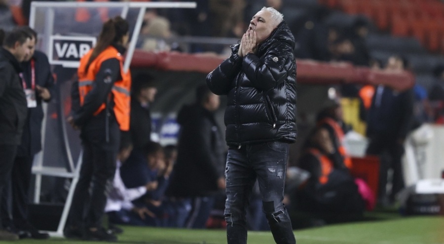 Gaziantep FK Teknik Direktörü Sumudica: Bu ülkede herkes futbolu biliyor, herkes teknik direktör