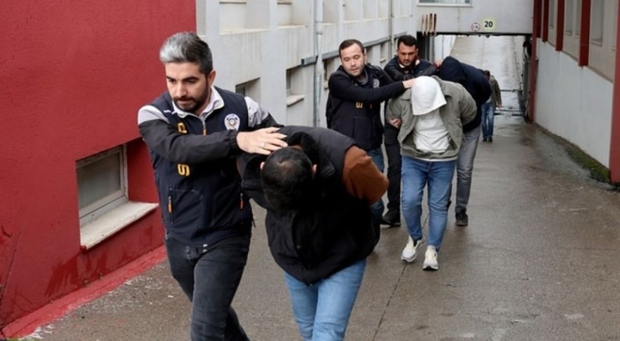 150 milyon TL'lik sazan sarmalı vurgunu yapan çeke çökertildi!