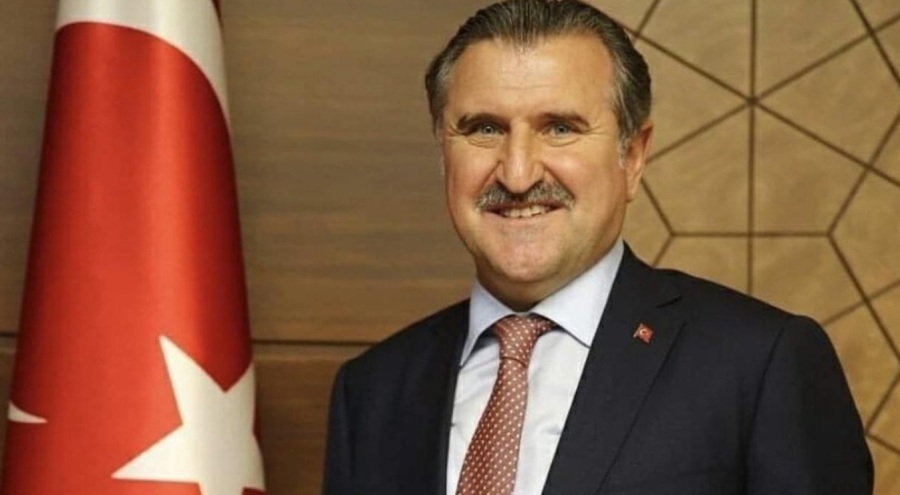 Bakan Bak'tan genç tekvandoculara tebrik