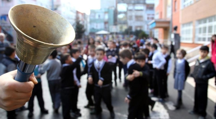 Okullarda "görgü kuralları" müfredat kapsamına alındı
