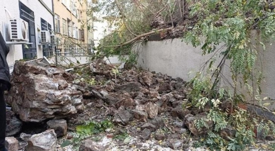 Kocaeli'de istinat duvarı çöktü