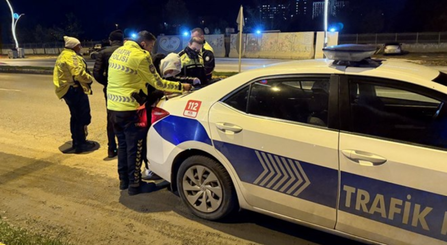 Tünel kapatan asker eğlencesine ceza yağdı!