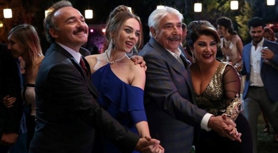 Gişe rekortmeni Aile Arasında'nın devam filmi gelecek!