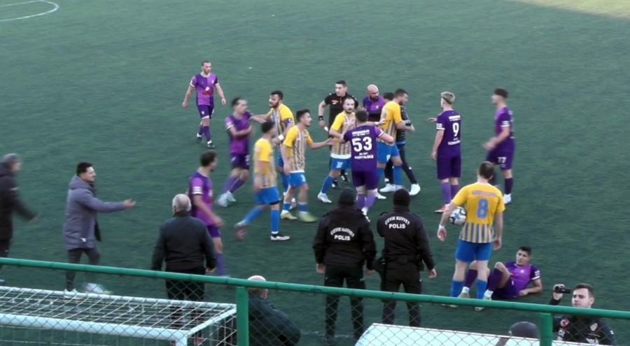 Amatör ligde uzatmalarda atılan beraberlik golü, sahayı karıştırdı!