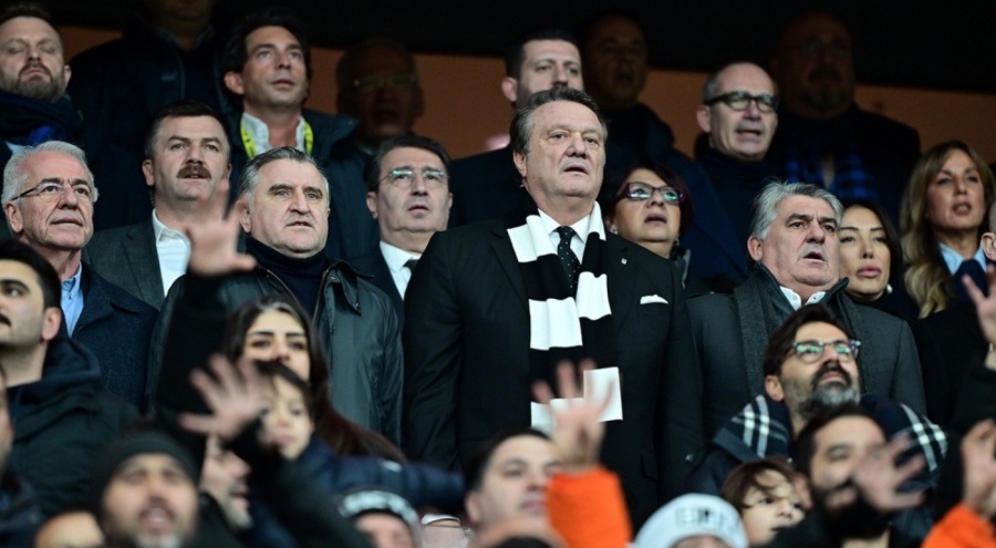 Beşiktaş Başkanı Hasan Arat'tan transfer açıklaması geldi