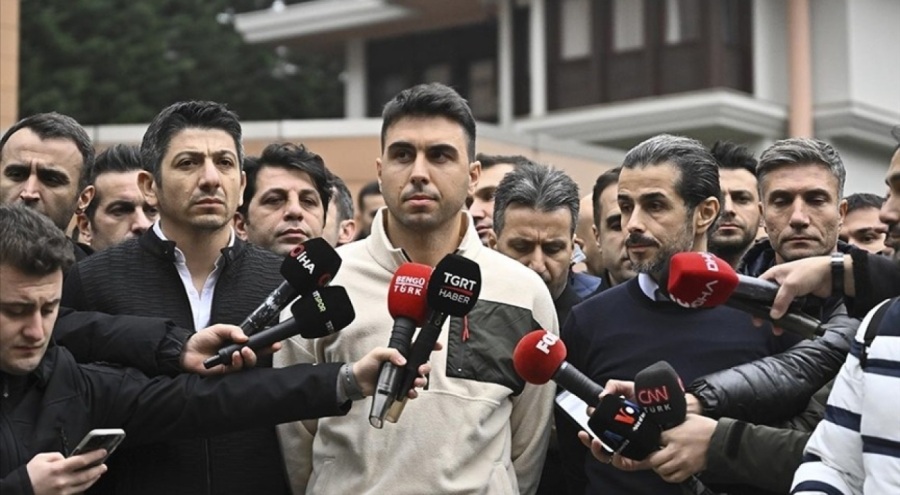 Hakemlerden saldırıya uğrayan meslektaşları Halil Umut Meler'e destek