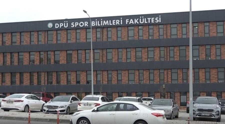 Halil Umut Meler'e mezun olduğu üniversiteden destek geldi