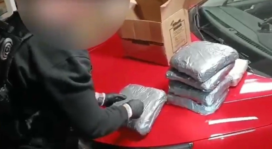 İstanbul'dan getirdikleri 13 kilo kokaini Sakarya'da ekipler yakaladı