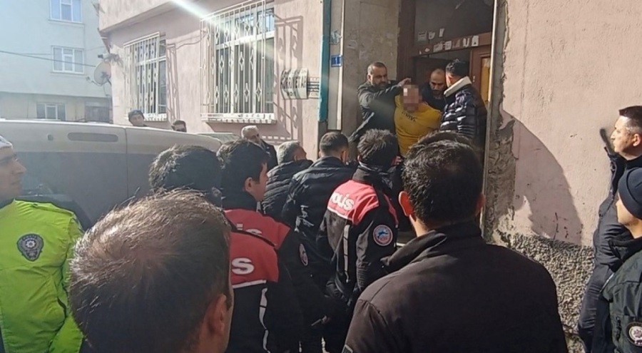 Cezaevi firarisi polisten kaçarken havalandırma boşluğunda sıkıştı