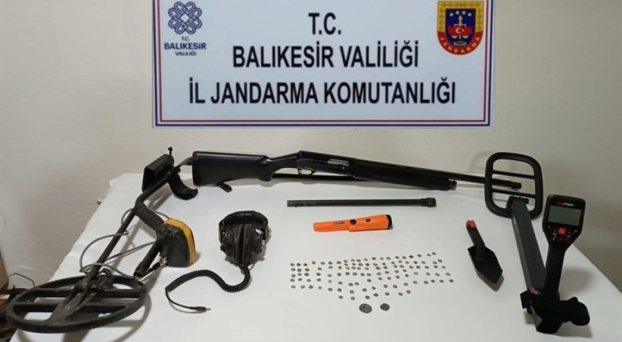 Balıkesir'de 3 şahsa tarihi eser operasyonu