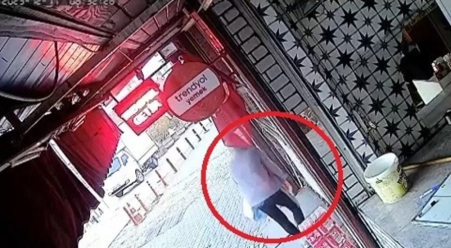 Bursa'da içecek hırsızı kameraya yakalandı!