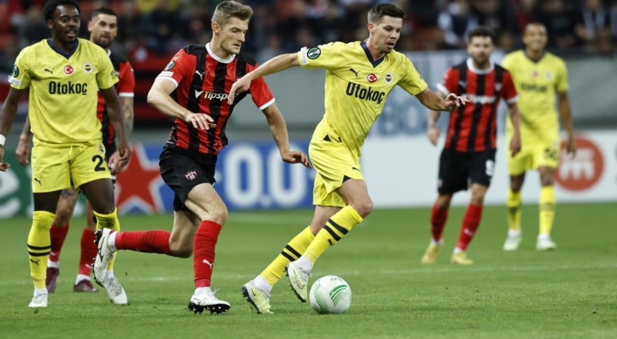 Fenerbahçe, UEFA Avrupa Konferans Ligi'nde gruptan çıkmak için sahada