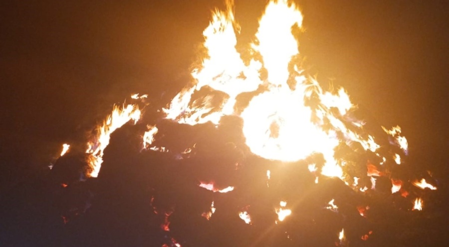 60 bin liralık saman balyası kül oldu