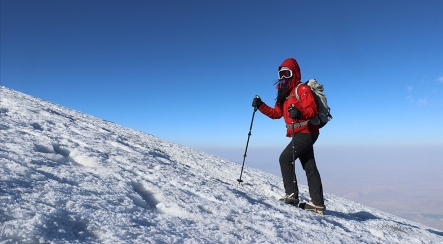 Ağrı Dağı'na yılda yaklaşık 10 bin dağcı tırmanıyor