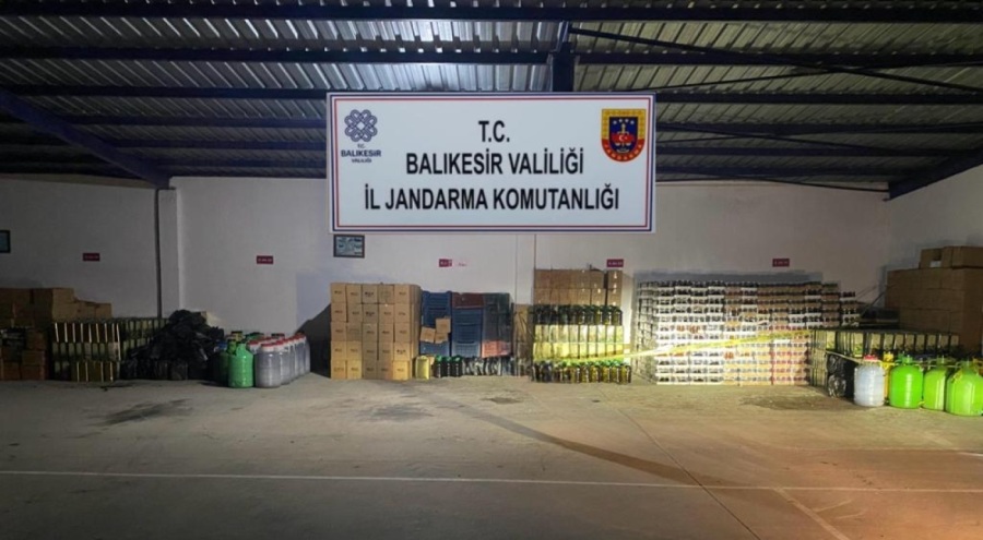 Jandarmanın operasyonunda tonlarca sahte gıda maddesi ele geçirildi