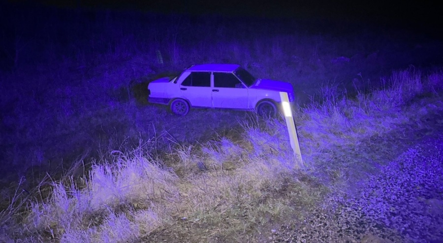 Yoldan çıkan otomobil tarlaya uçtu! Yaralı var