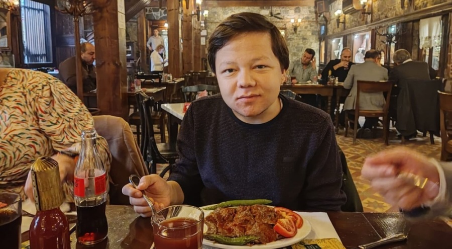 Bursa'da böbrek hastası İskender'in İskender kebap mutluluğu