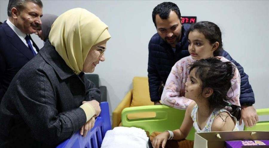 Filistinli çocukları ziyaret eden Emine Erdoğan'dan yeni paylaşım