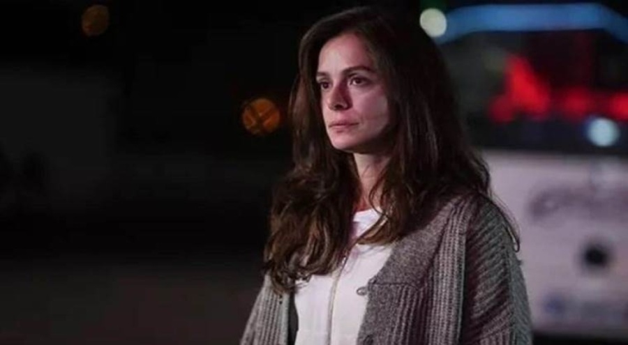 Ünlü oyuncu Özge Özpirinçci'den 'yüzüstü bıraktı' iddialarına yanıt