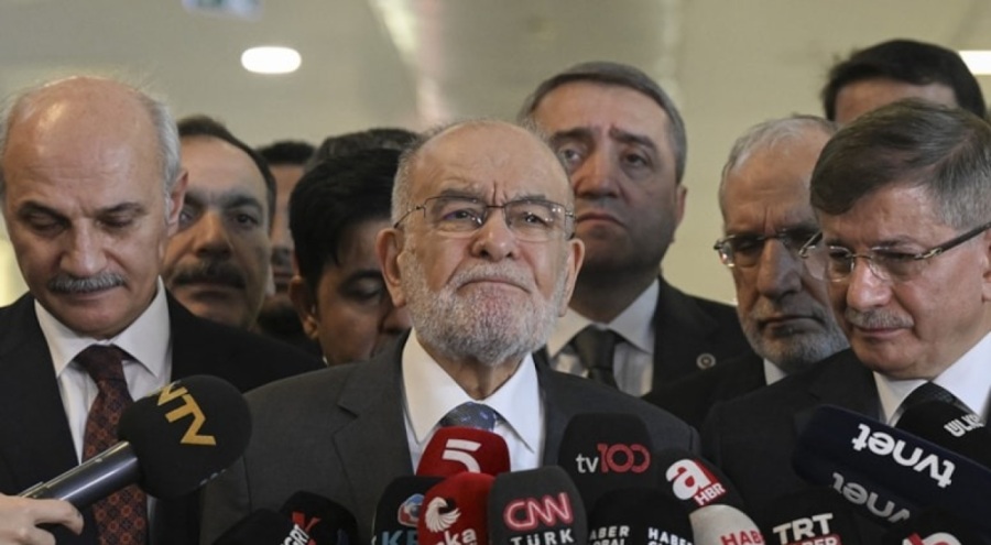 Saadet'ten vekil hamlesi