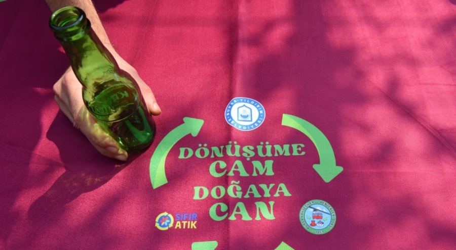 Bursa'da Yıldırım Belediyesi kafeterya ve kahvehanelerden 3 ayda 52,3 ton cam atık topladı