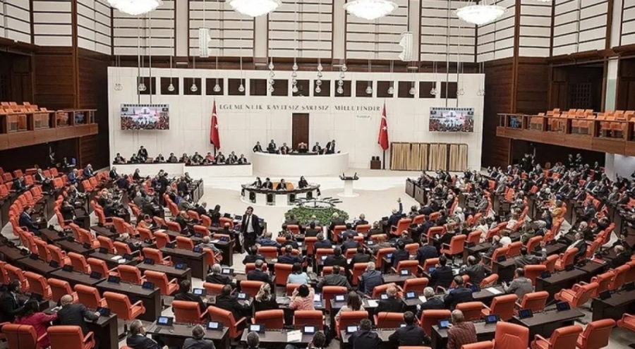 600 vekilden 53'ü partilerinden ayrıldı