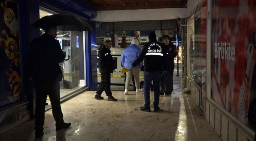 Pes dedirten olay ! Baba ve 2 oğlunu bıçakladı sebebi ise...