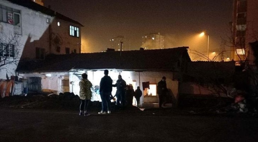 Otomobilden tüfekle ateş açıldı, evinin önündeki çocuk yaralandı