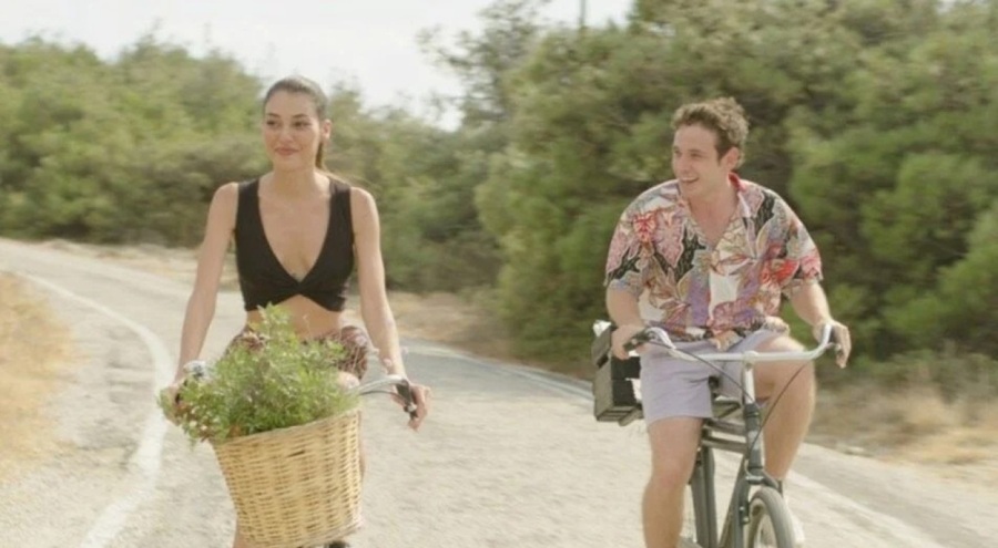 Aşk Mevsimi filminin afişi yayınlandı