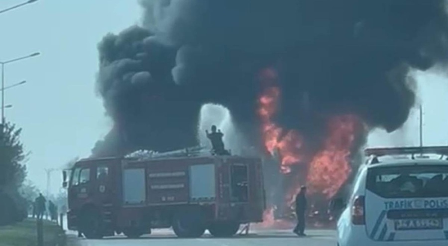 Yolcu otobüsü seyir halindeyken alev aldı!