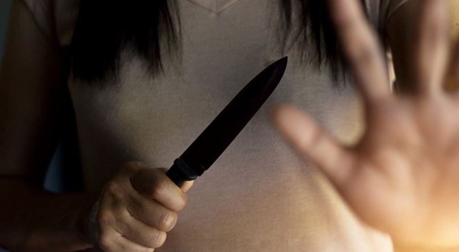 Koca dehşeti! Çocuklarının gözü önünde eşini defalarca bıçakladı