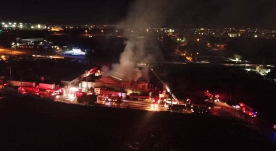 Kocaeli'de Palet deposunda yangın çıktı!