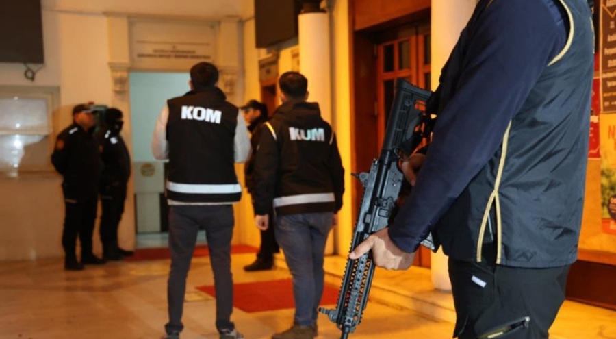 Adana'da 'rüşvet' ve 'ihaleye fesat' operasyonu