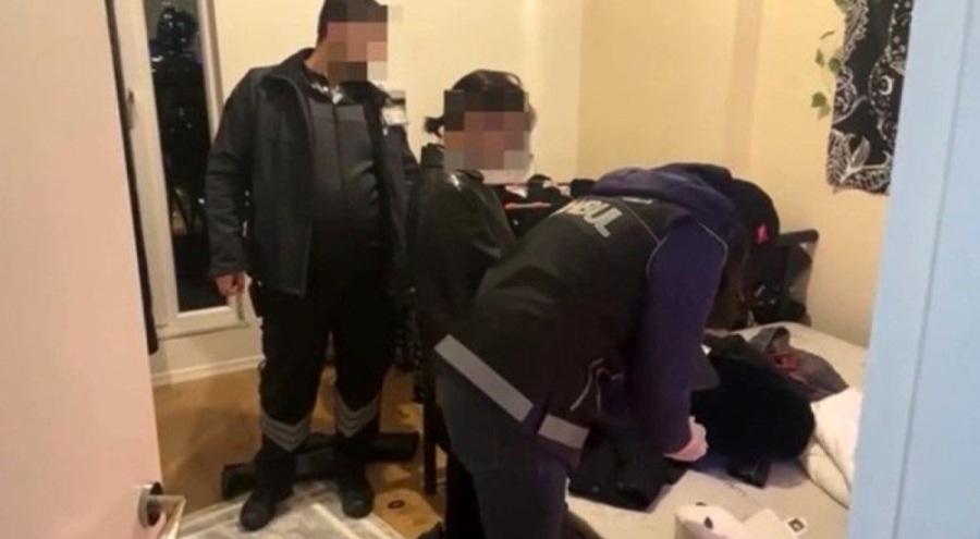 Metrobüste 'uyuşturucu' hazırladırlar... 3 kadın gözaltına alındı