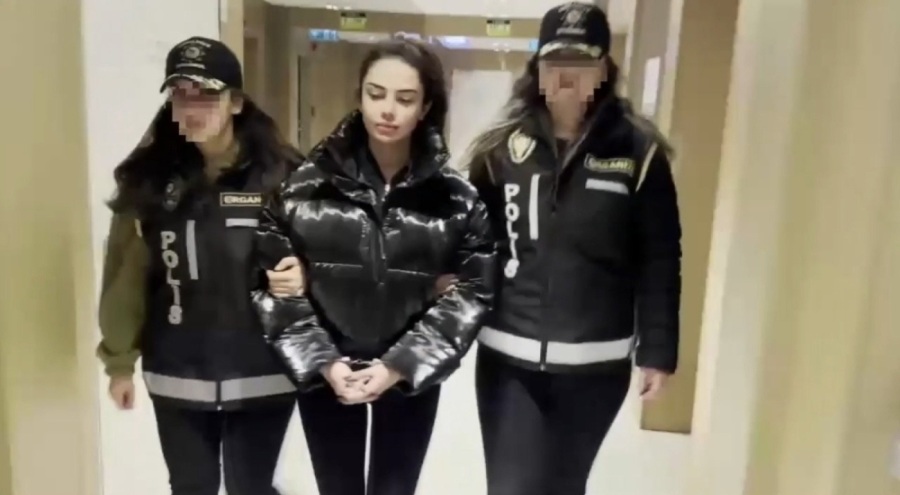 'Azmettirici' suçlamasıyla gözaltına alınan fenomen Ece Ronay, adliyeye sevk edildi