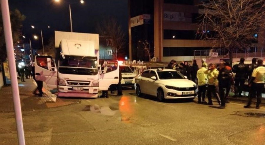 Bursa'da alkollü kamyonet sürücüsü ekipleri peşine taktı