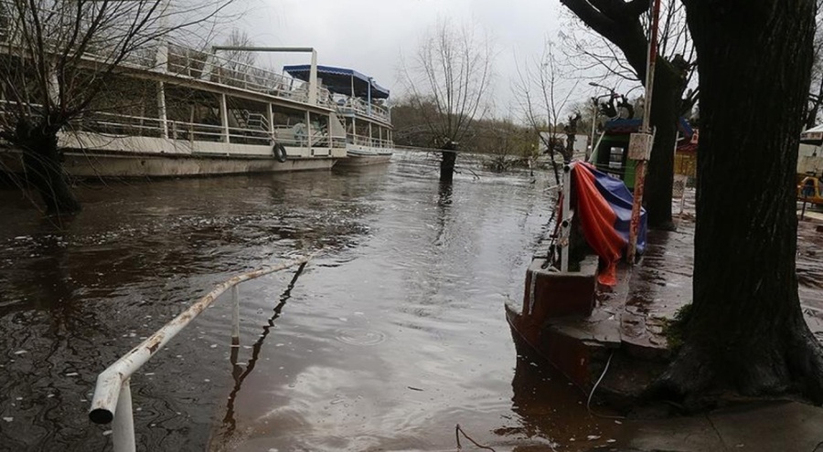 Şiddetli fırtına can aldı! Çok sayıda ölü ve yaralı