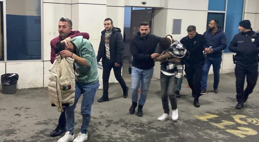 Evine çağırdığı kişiler kâbusu yaşattı: Tehditle 70 bin liralık kredi çekti!