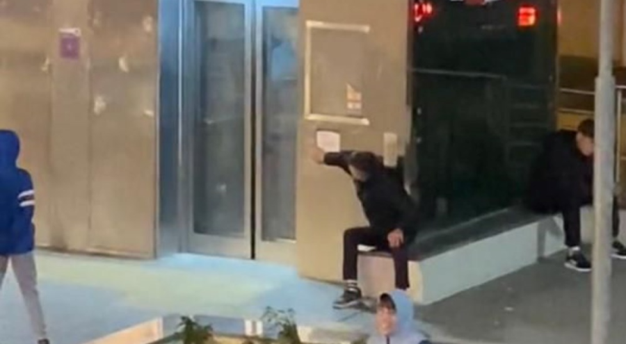 Gençlerin asansör oyunu tepki topladı