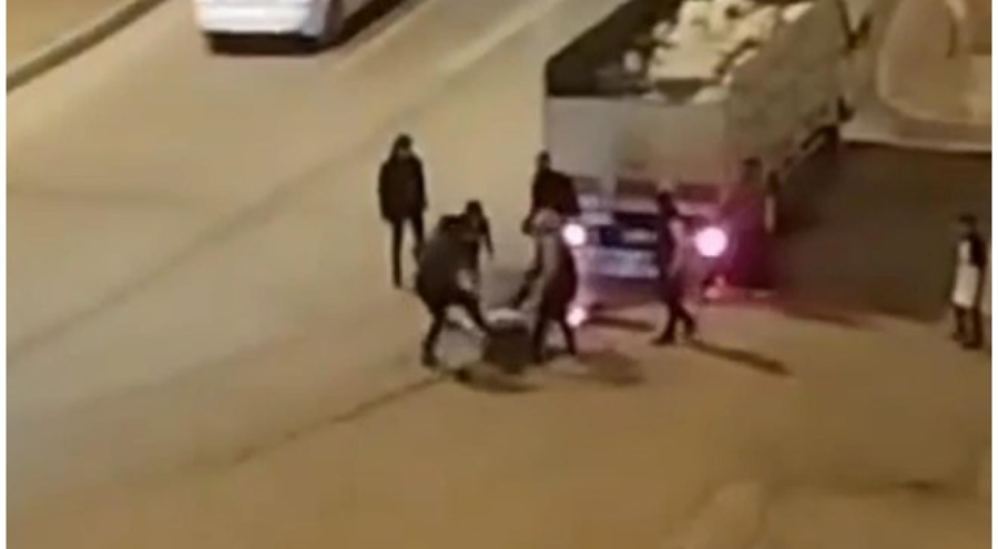 Yol kenarında öldüresiye dayak!