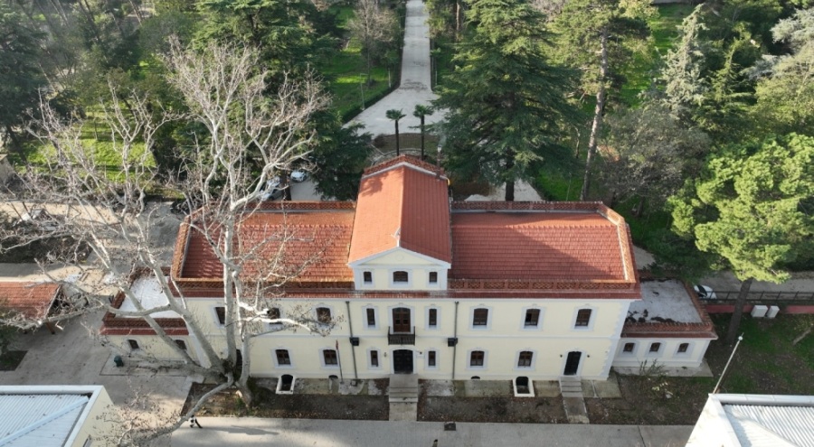 Bursa'da 132 yıllık tarihi okulun restorasyonu tamamlandı